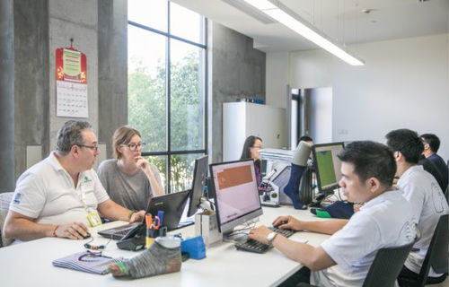 探秘圣東尼工廠 無縫針織科技如何重塑服裝未來
